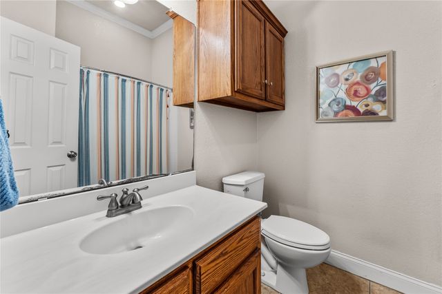 429 W Wall Street, Hewitt, TX 76643