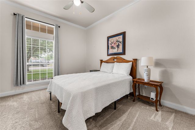 429 W Wall Street, Hewitt, TX 76643