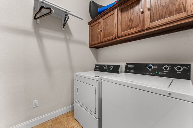 429 W Wall Street, Hewitt, TX 76643