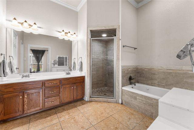 429 W Wall Street, Hewitt, TX 76643