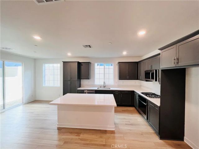 2031 Divine Arroyo, Upland, CA 91786