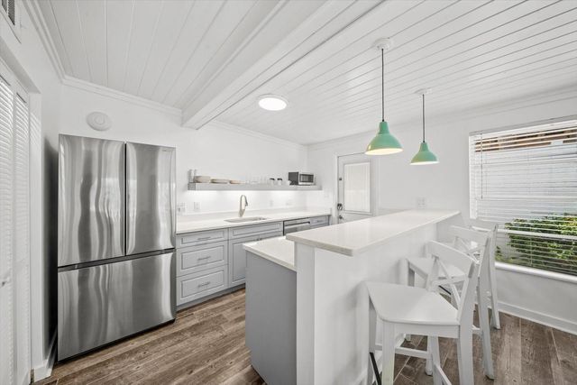 109 14TH AVENUE, St Pete Beach, FL 33706