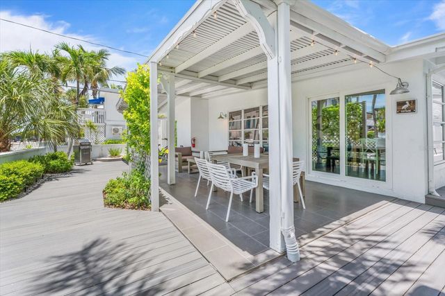 109 14TH AVENUE, St Pete Beach, FL 33706