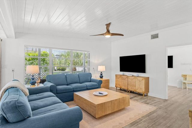 109 14TH AVENUE, St Pete Beach, FL 33706