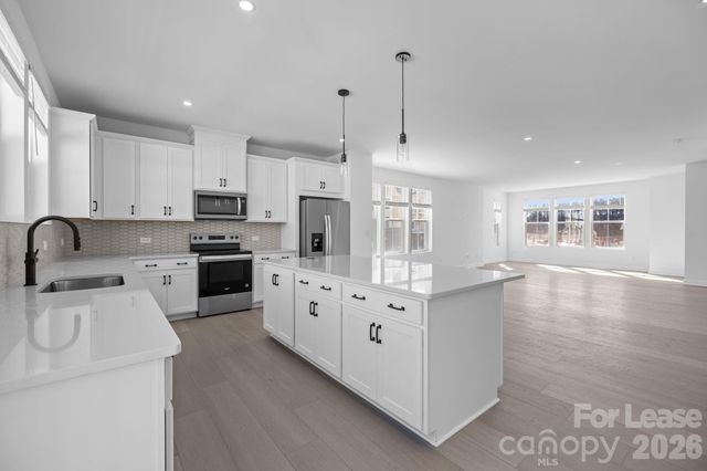 7102 Westrow Avenue, Charlotte, NC 28278