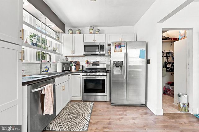 955 ALLENGROVE ST, Philadelphia, PA 19124