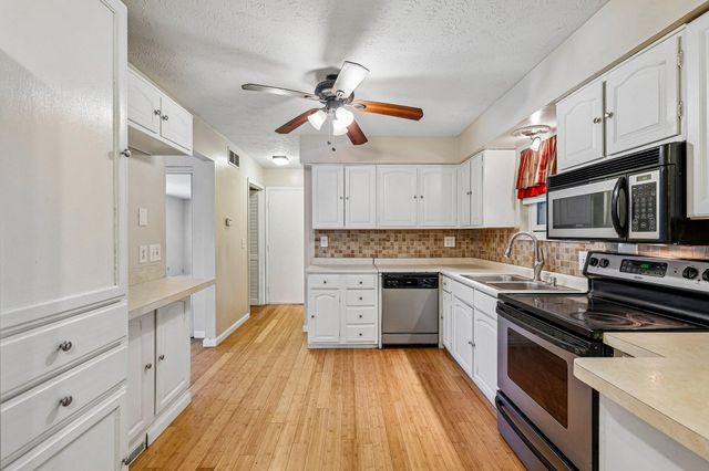 10066 Squire Drive, Florence, KY 41042