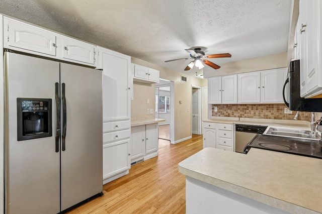 10066 Squire Drive, Florence, KY 41042