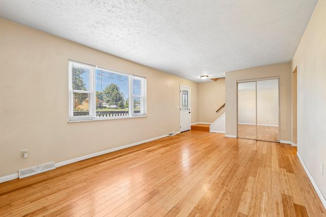 10066 Squire Drive, Florence, KY 41042