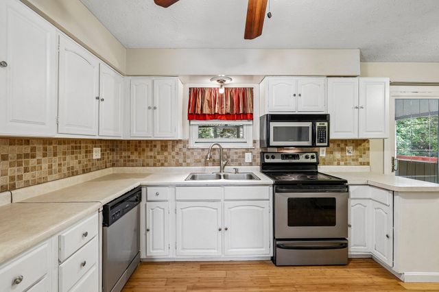 10066 Squire Drive, Florence, KY 41042