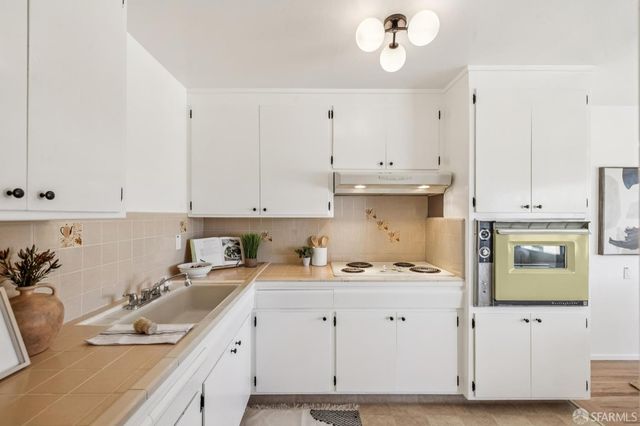 89 Athens Street, San Francisco, CA 94112