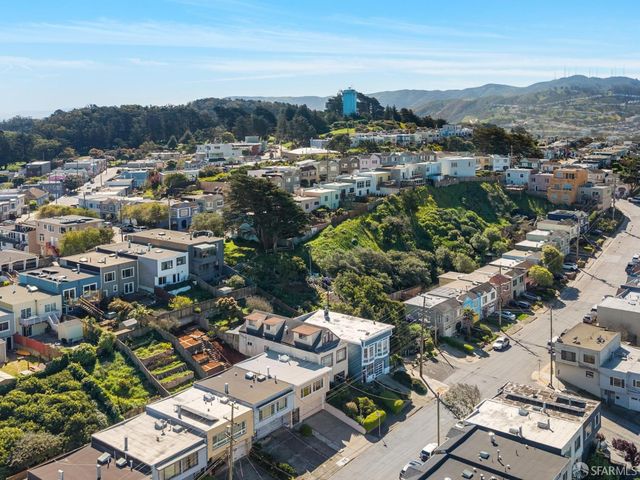 89 Athens Street, San Francisco, CA 94112