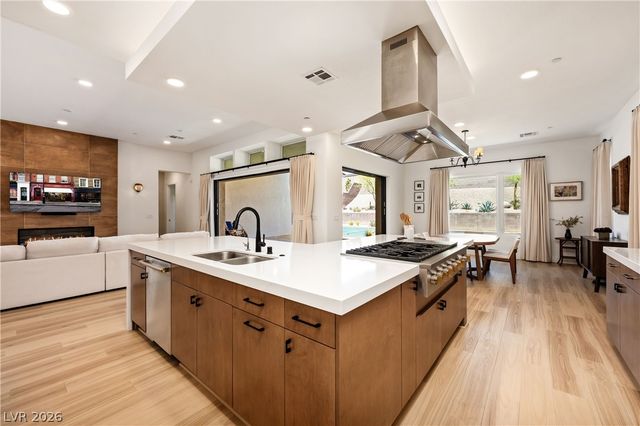 413 Vista Sunset Avenue, Las Vegas, NV 89138