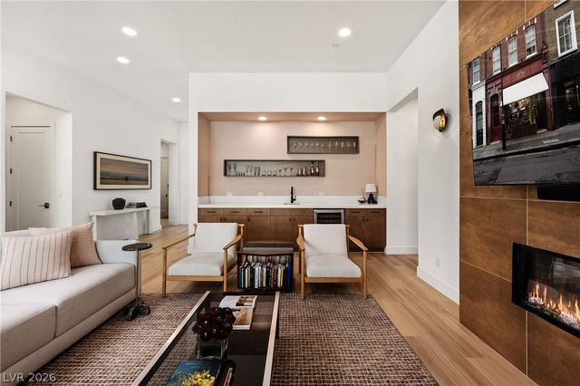 413 Vista Sunset Avenue, Las Vegas, NV 89138