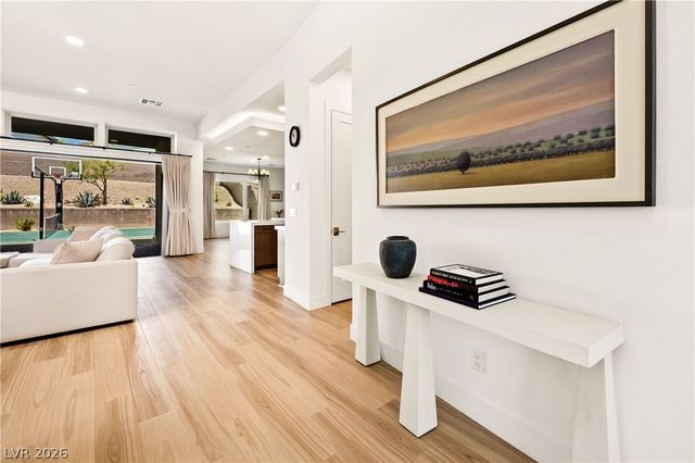 413 Vista Sunset Avenue, Las Vegas, NV 89138