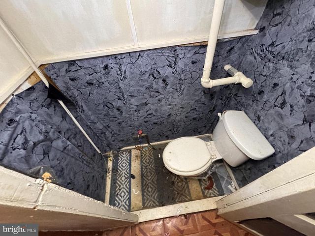 1117 TREMONT DR, Glenolden, PA 19036