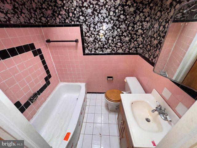 1117 TREMONT DR, Glenolden, PA 19036