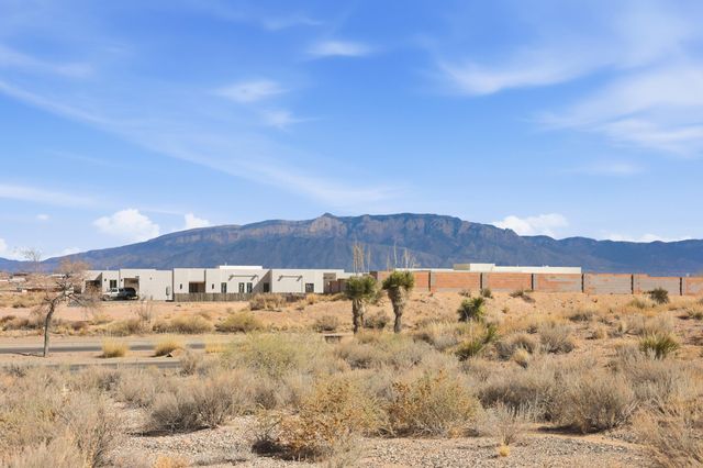 801 Acano Circle NE, Rio Rancho, NM 87124