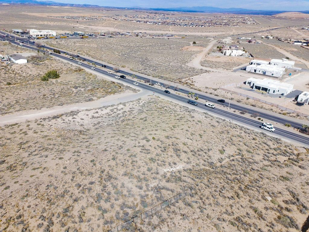 Image 15 of property listing at 801 Acano Circle NE, Rio Rancho, NM 87124