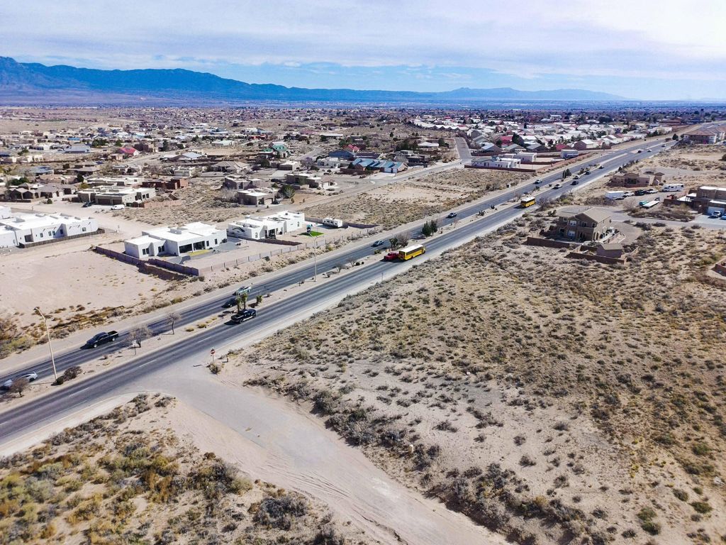 Image 21 of property listing at 801 Acano Circle NE, Rio Rancho, NM 87124