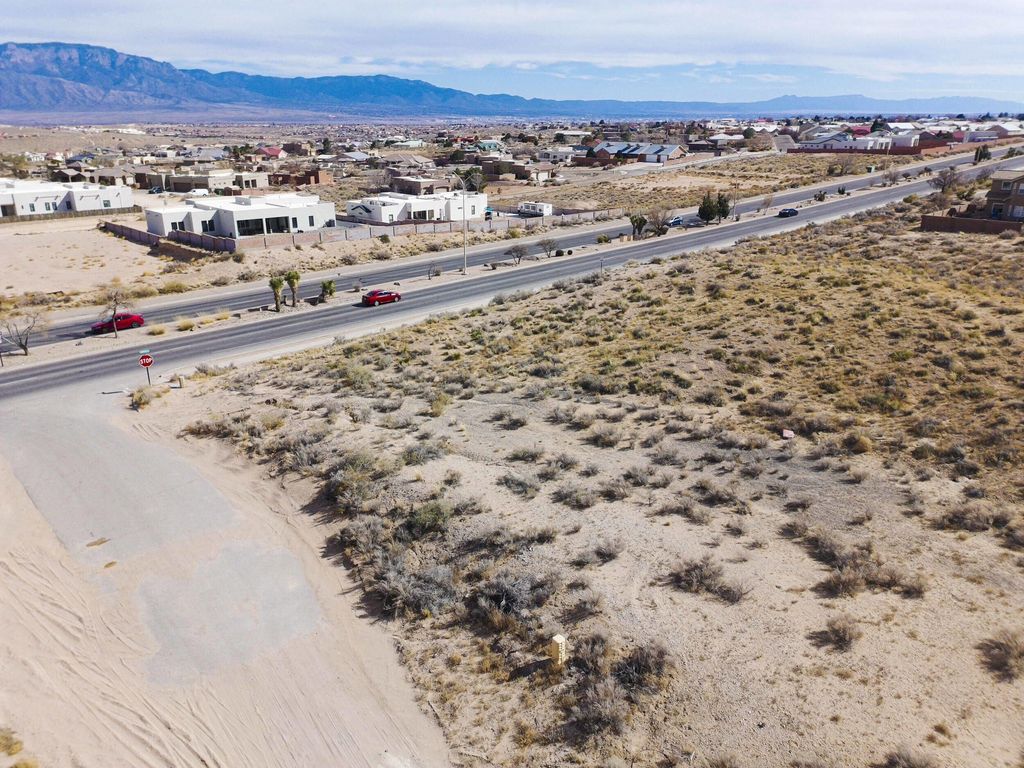 Image 23 of property listing at 801 Acano Circle NE, Rio Rancho, NM 87124