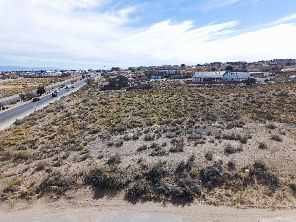 Image 24 of property listing at 801 Acano Circle NE, Rio Rancho, NM 87124