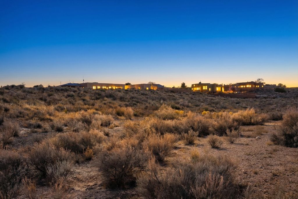 Image 3 of property listing at 801 Acano Circle NE, Rio Rancho, NM 87124