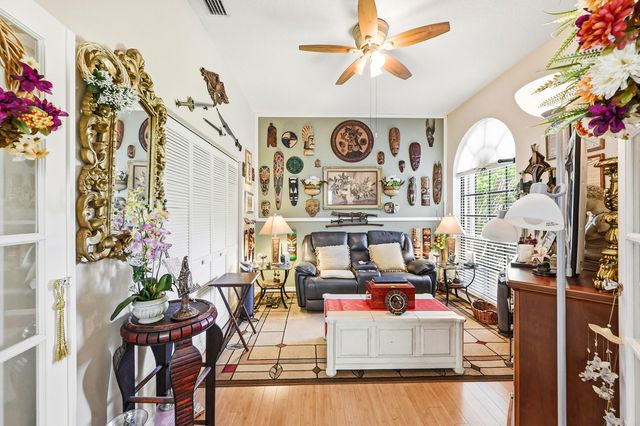 262 Sherwood Forest Drive, Delray Beach, FL 33445