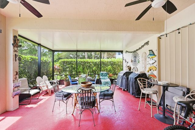 262 Sherwood Forest Drive, Delray Beach, FL 33445