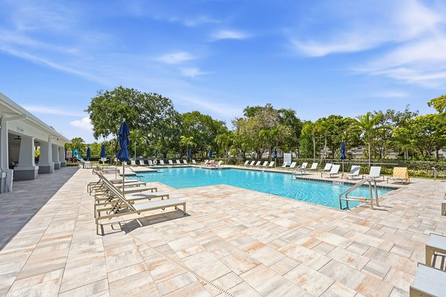 262 Sherwood Forest Drive, Delray Beach, FL 33445