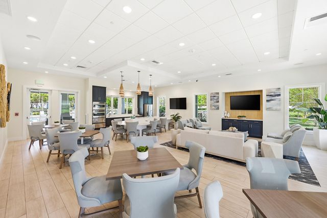 262 Sherwood Forest Drive, Delray Beach, FL 33445