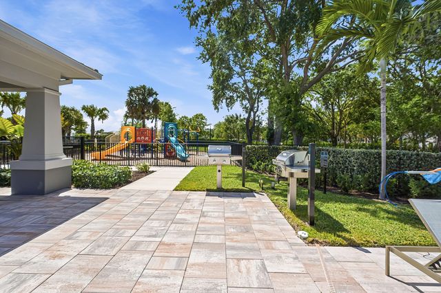 262 Sherwood Forest Drive, Delray Beach, FL 33445