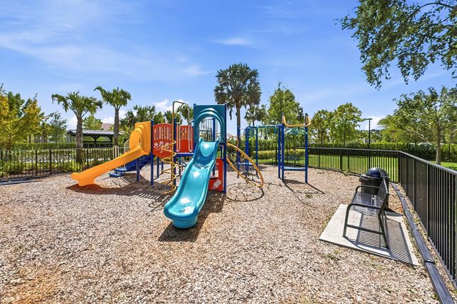 262 Sherwood Forest Drive, Delray Beach, FL 33445