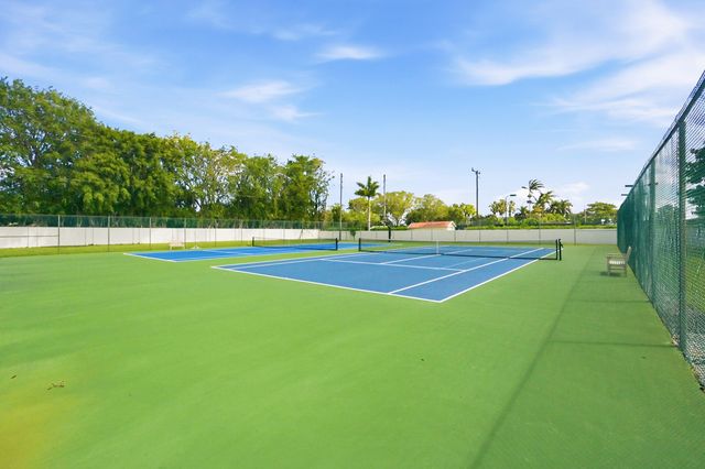 262 Sherwood Forest Drive, Delray Beach, FL 33445