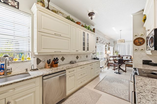 262 Sherwood Forest Drive, Delray Beach, FL 33445