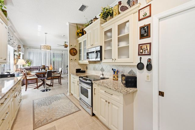 262 Sherwood Forest Drive, Delray Beach, FL 33445