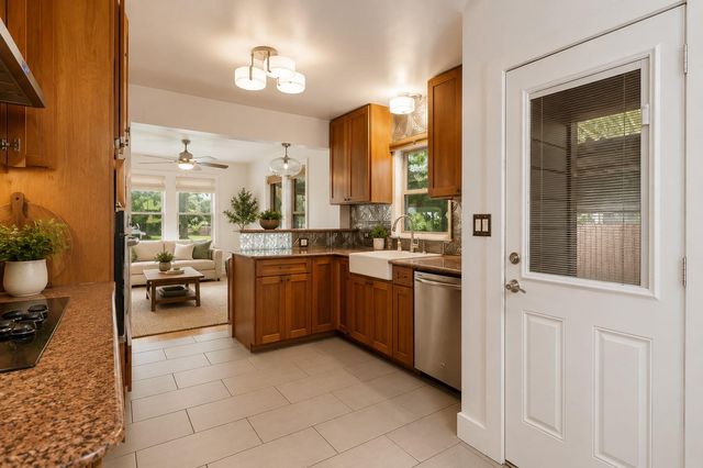 503 Short ST, Smithville, TX 78957