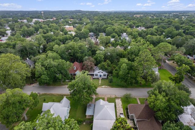 503 Short ST, Smithville, TX 78957