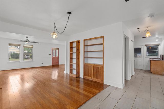 503 Short ST, Smithville, TX 78957