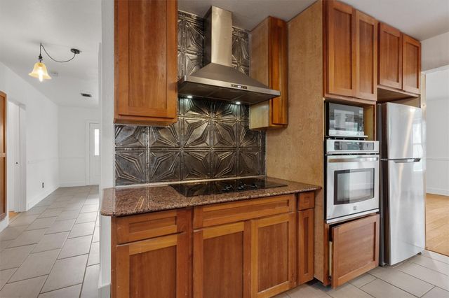 503 Short ST, Smithville, TX 78957