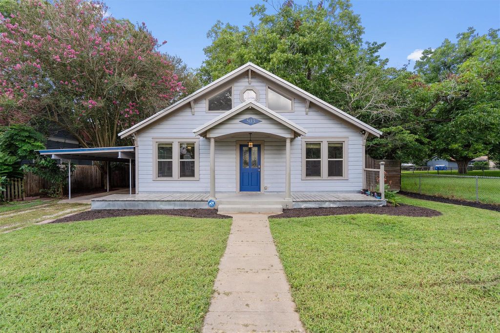 503 Short ST, Smithville, TX 78957