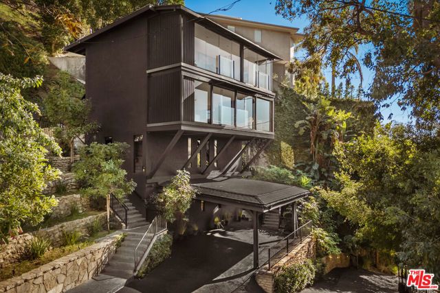 1782 Viewmont Drive, Los Angeles, CA 90069