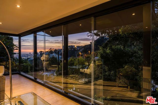 1782 Viewmont Drive, Los Angeles, CA 90069