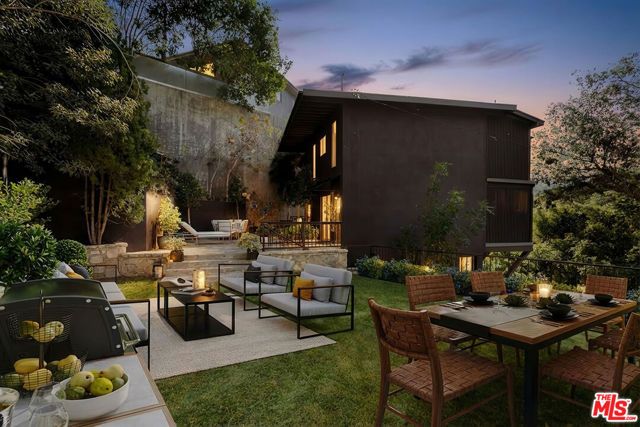 1782 Viewmont Drive, Los Angeles, CA 90069