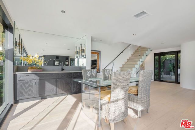 1782 Viewmont Drive, Los Angeles, CA 90069