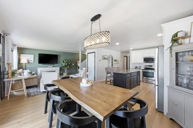 5537 38th Avenue S, Fargo, ND 58104