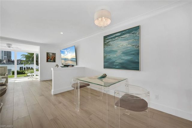 4045 Crayton RD # 4045, Naples, FL 34103