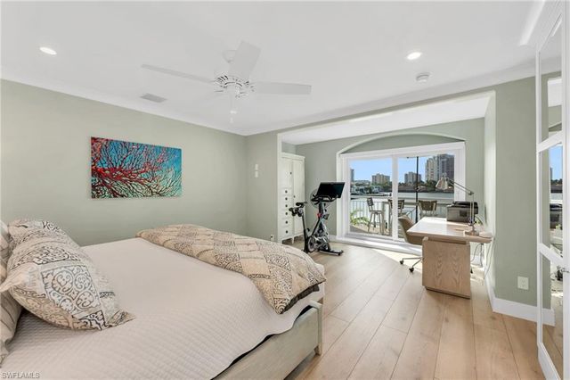 4045 Crayton RD # 4045, Naples, FL 34103