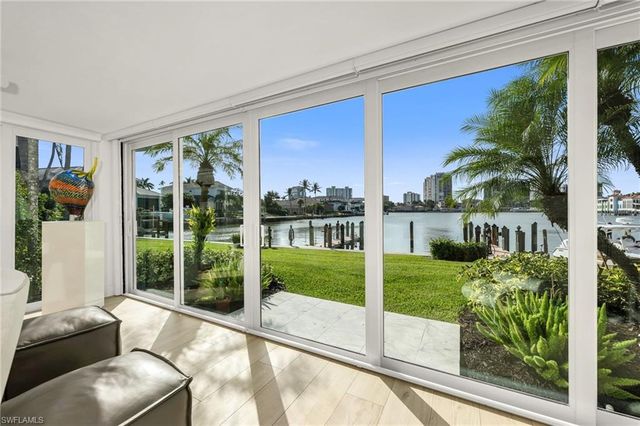 4045 Crayton RD # 4045, Naples, FL 34103