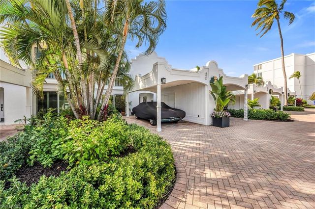 4045 Crayton RD # 4045, Naples, FL 34103